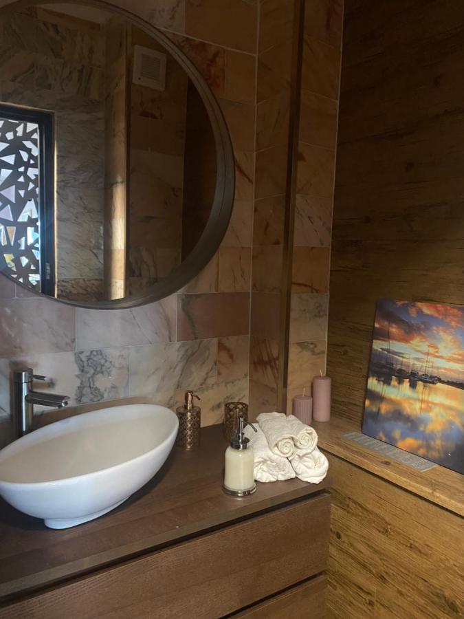 Victoriei Deluxe Suites บูคาเรสต์ ภายนอก รูปภาพ