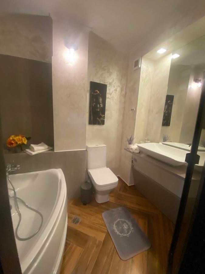 Victoriei Deluxe Suites บูคาเรสต์ ภายนอก รูปภาพ