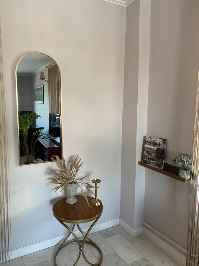 Victoriei Deluxe Suites บูคาเรสต์ ภายนอก รูปภาพ
